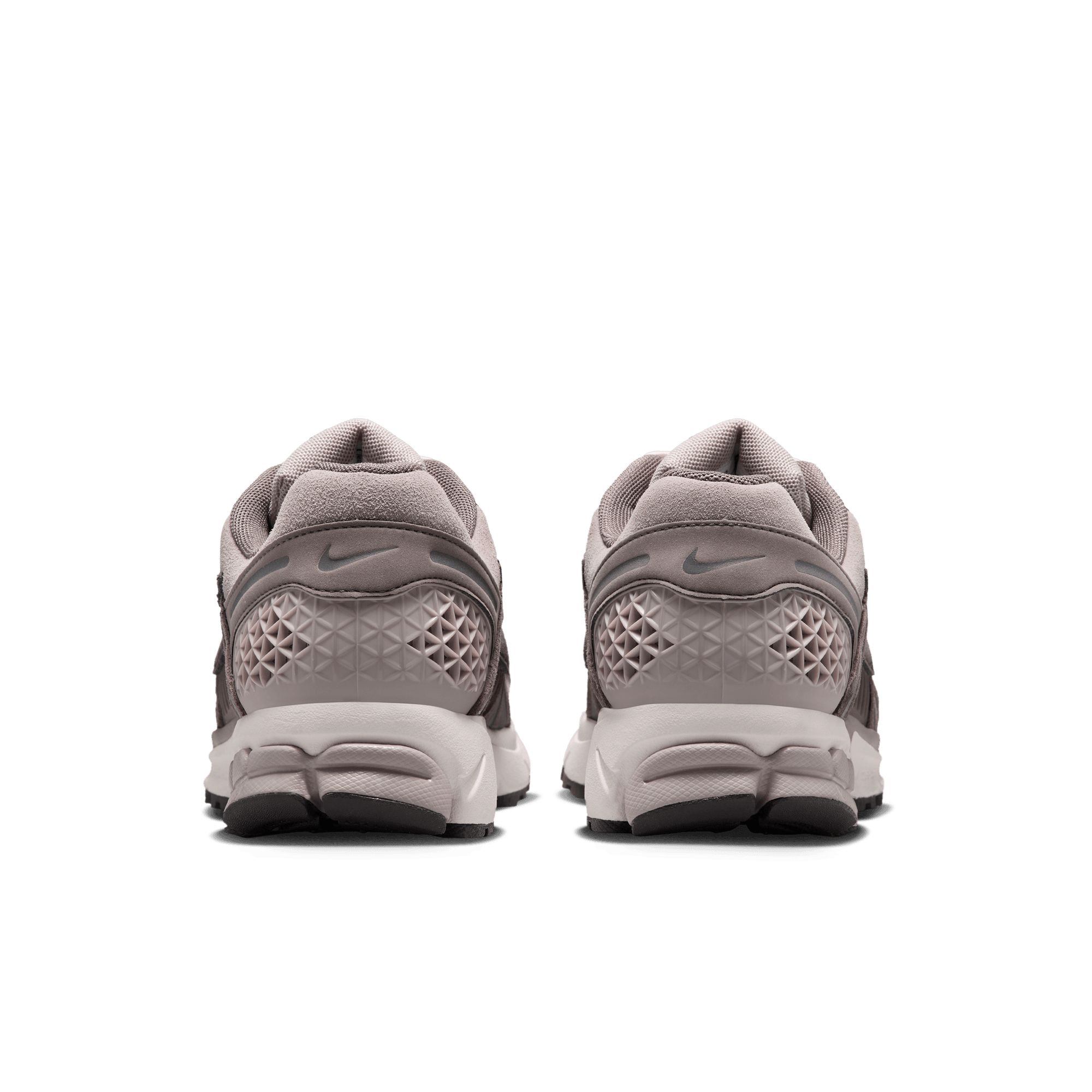 Nike Men's Zoom Vomero 5 SE Shoes
