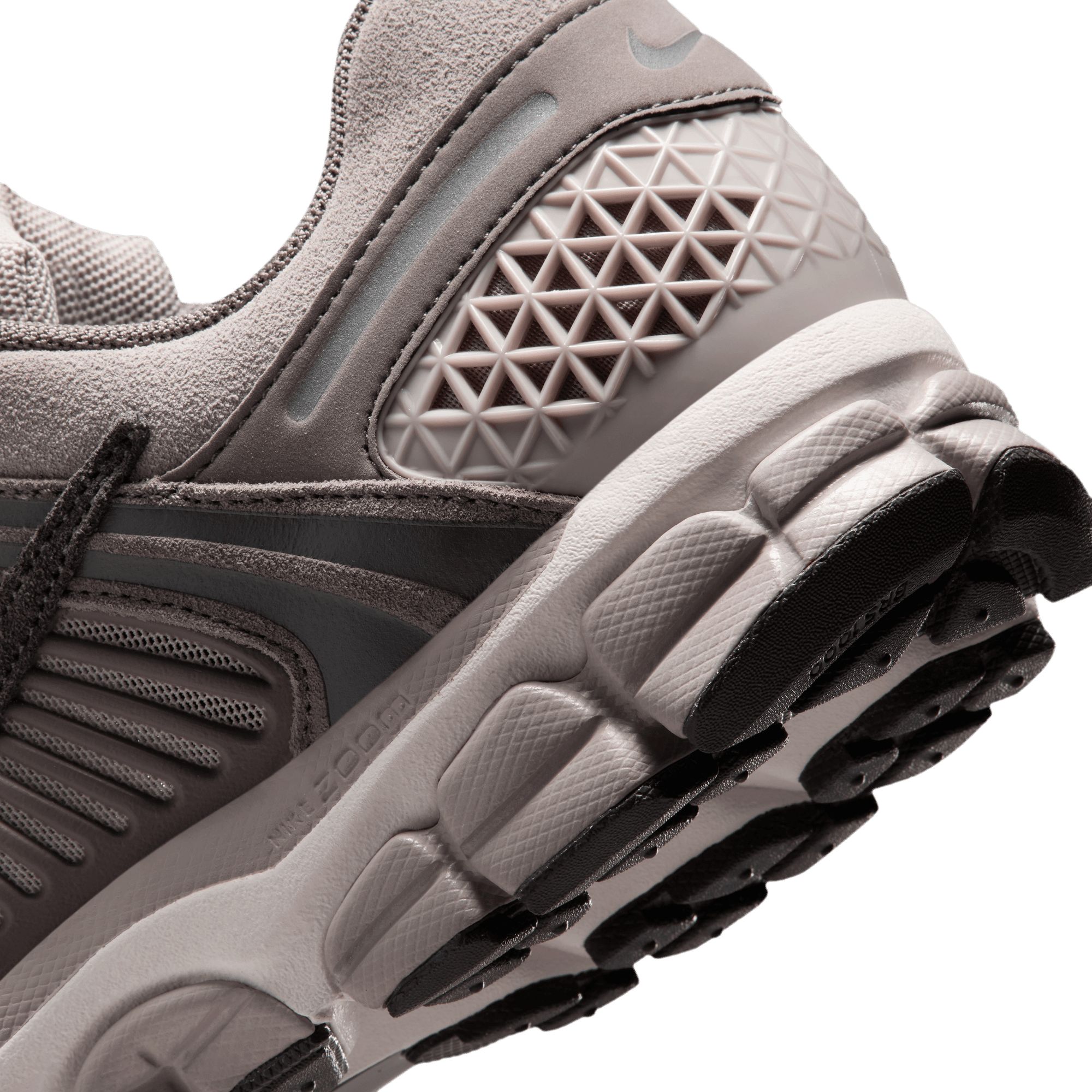 Nike Men's Zoom Vomero 5 SE Shoes
