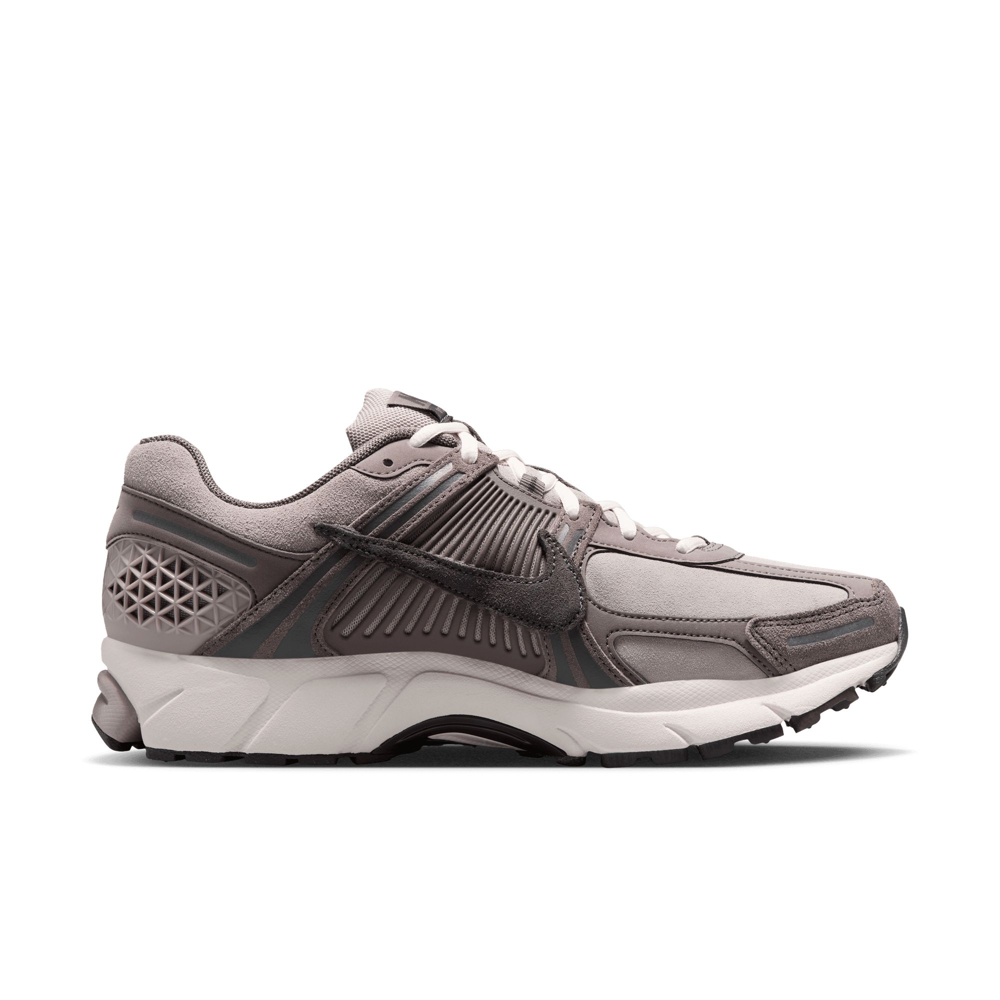 Nike Men's Zoom Vomero 5 SE Shoes