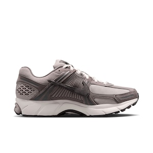 Nike Men's Zoom Vomero 5 SE Shoes
