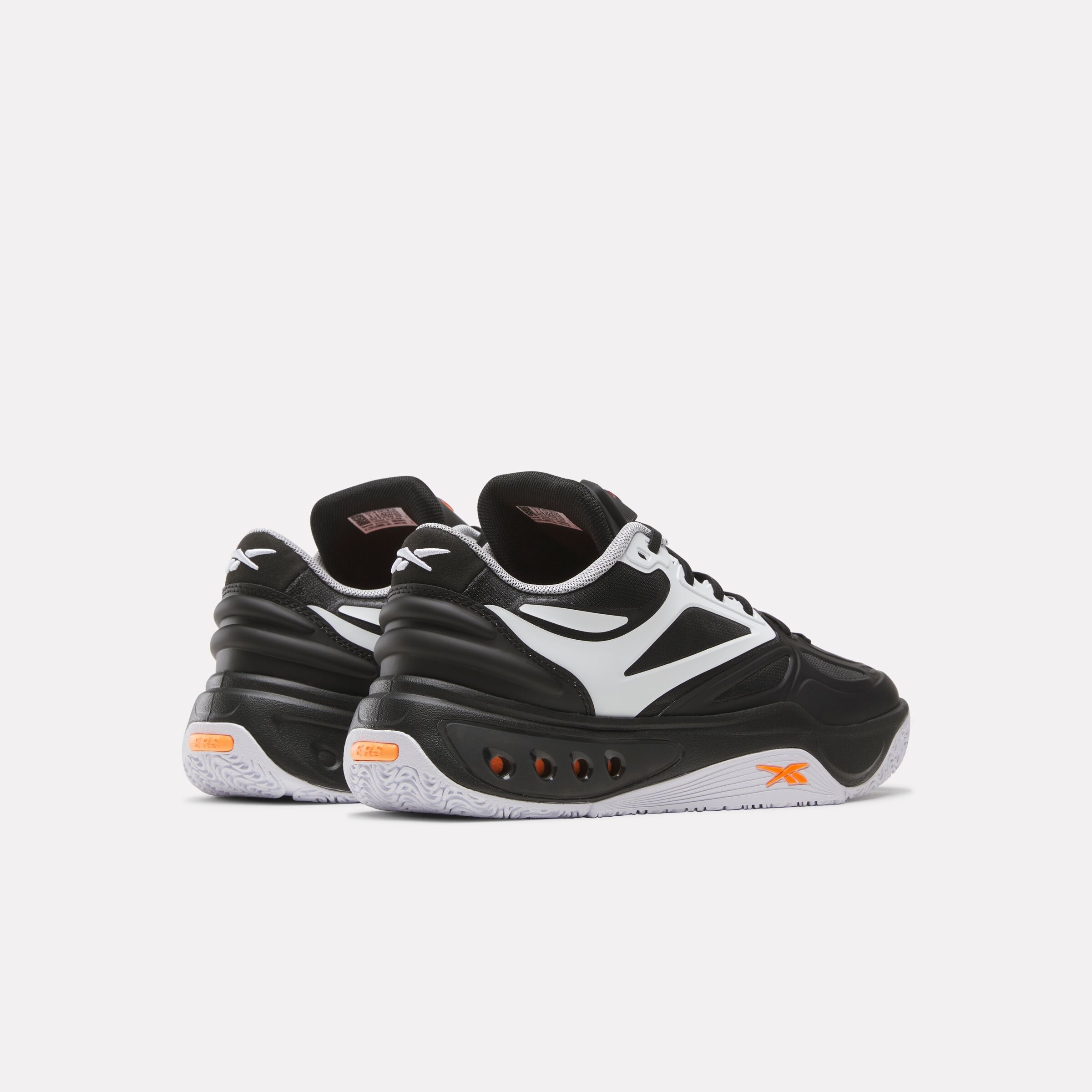 Reebok Men's Engine A Pump Basketball Shoes