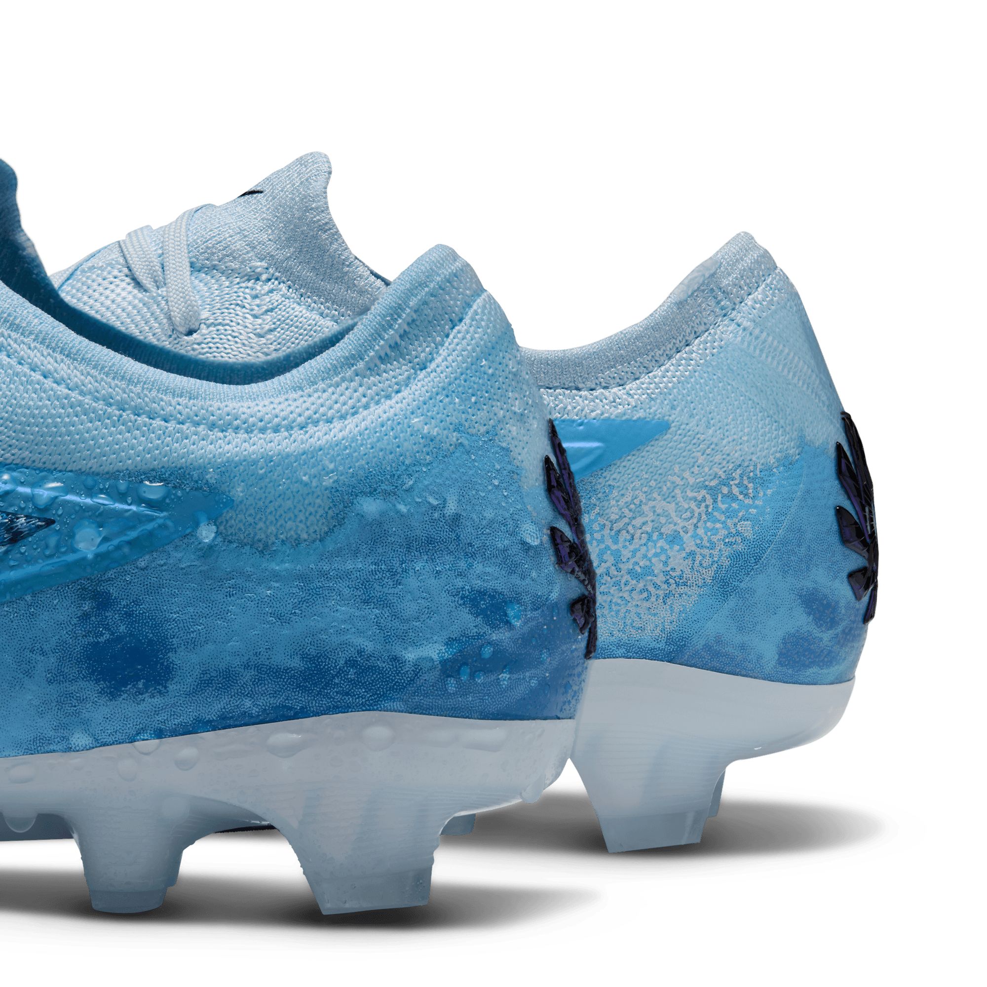 Nike Men’s Phantom 6 Low Elite Firm Ground Soccer Cleats for Natural Grass
