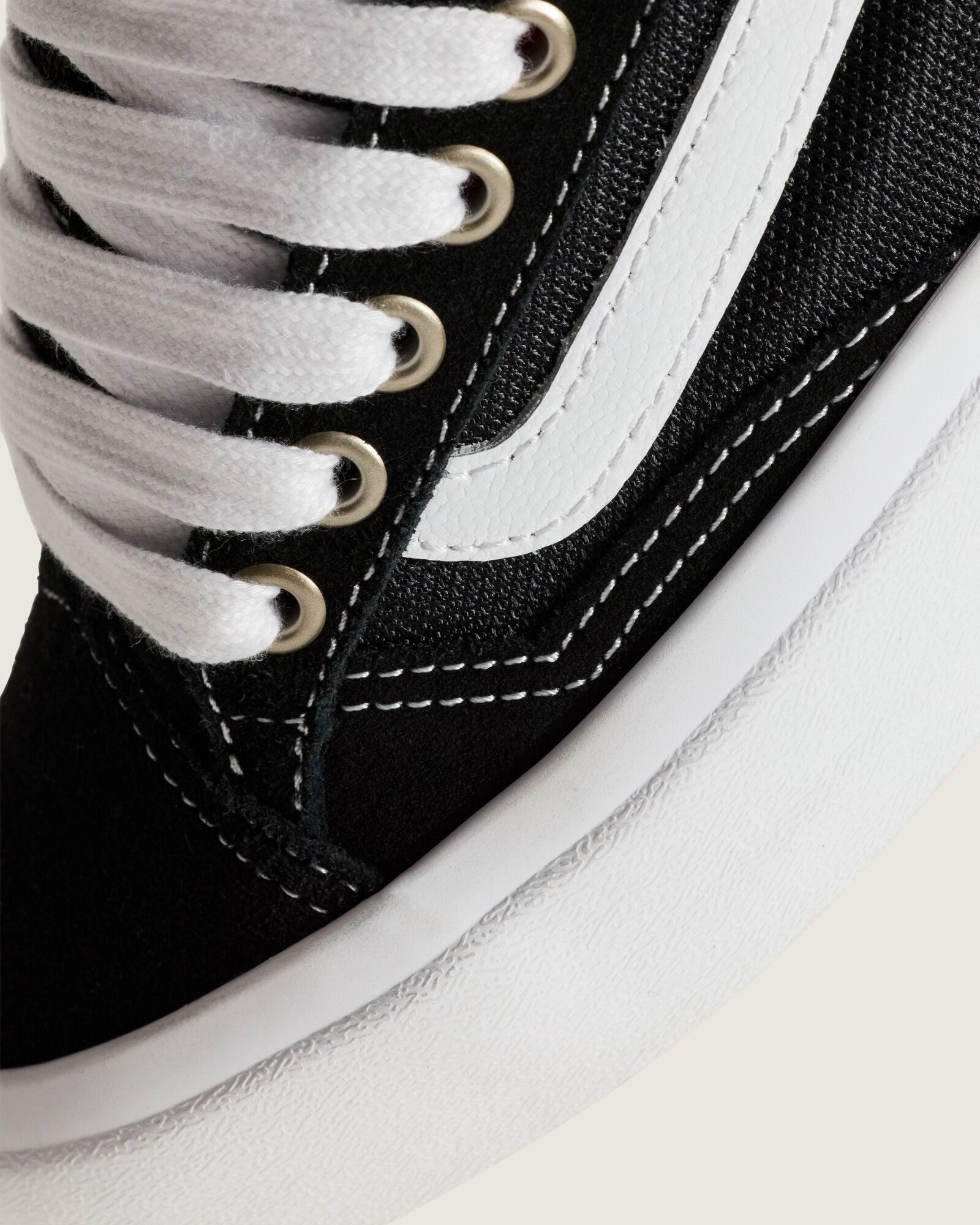 Vans Unisex Old Skool 36+ Skate Shoes
