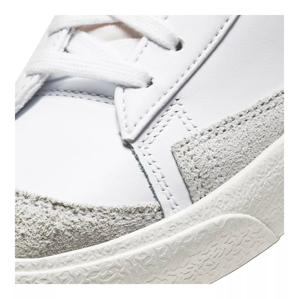 Nike Women's Blazer '77 Mid Vintage Shoes