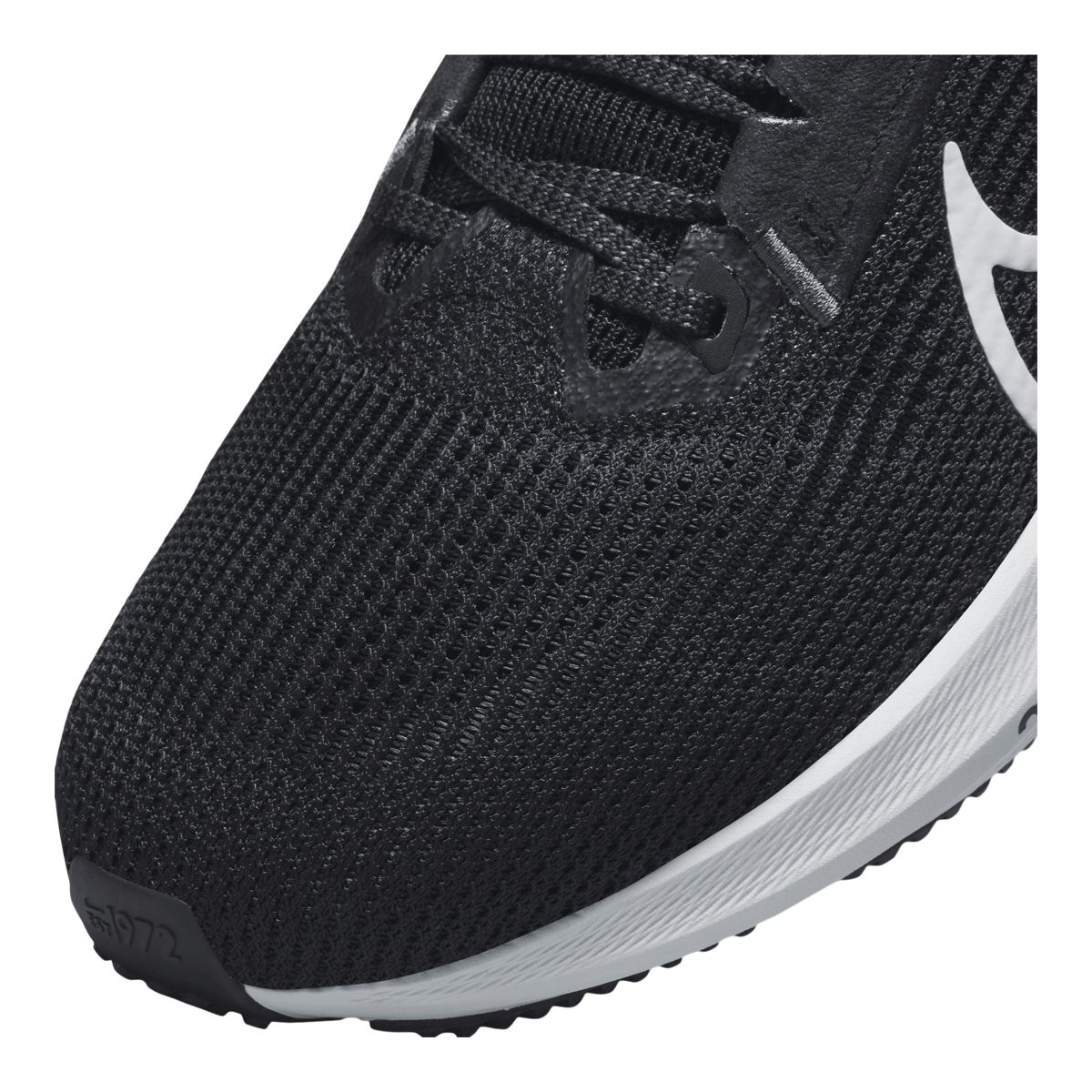 Nike Women's Air Zoom Pegasus 40 Running Shoes