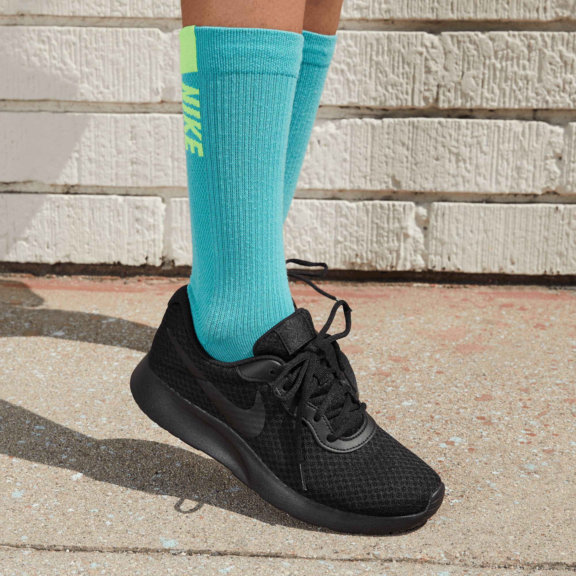 Nike best sale tanjun teal