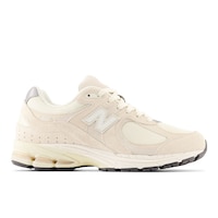 New Balance Women's M2002R Shoes Side_Right