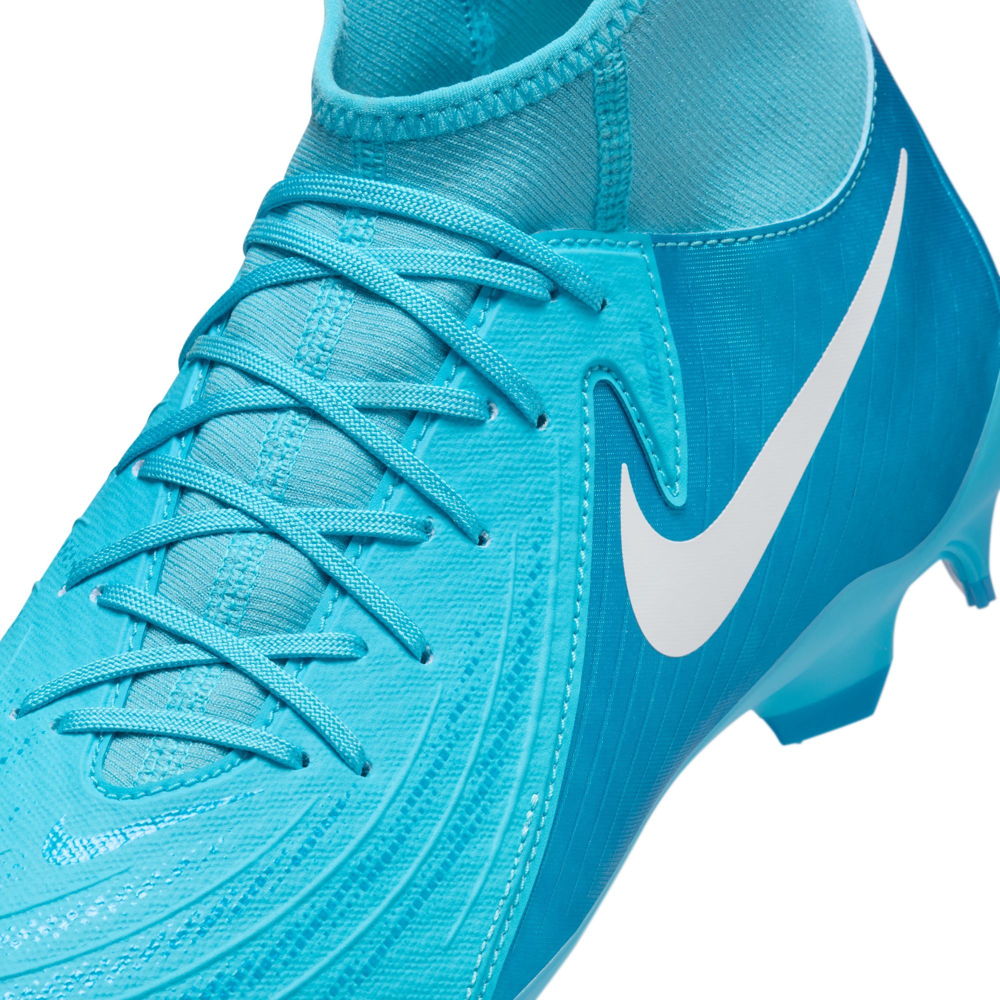 Nike Women's Phantom Luna Ii Academy Firm Ground Soccer Cleats