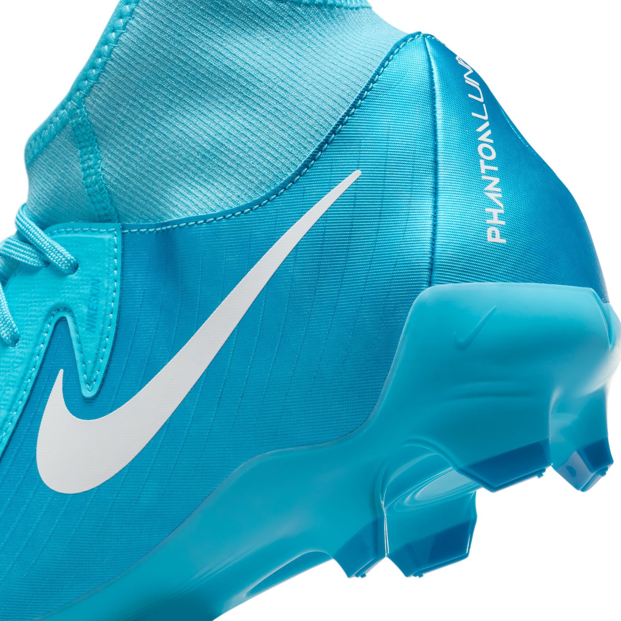 Nike Women's Phantom Luna Ii Academy Firm Ground Soccer Cleats