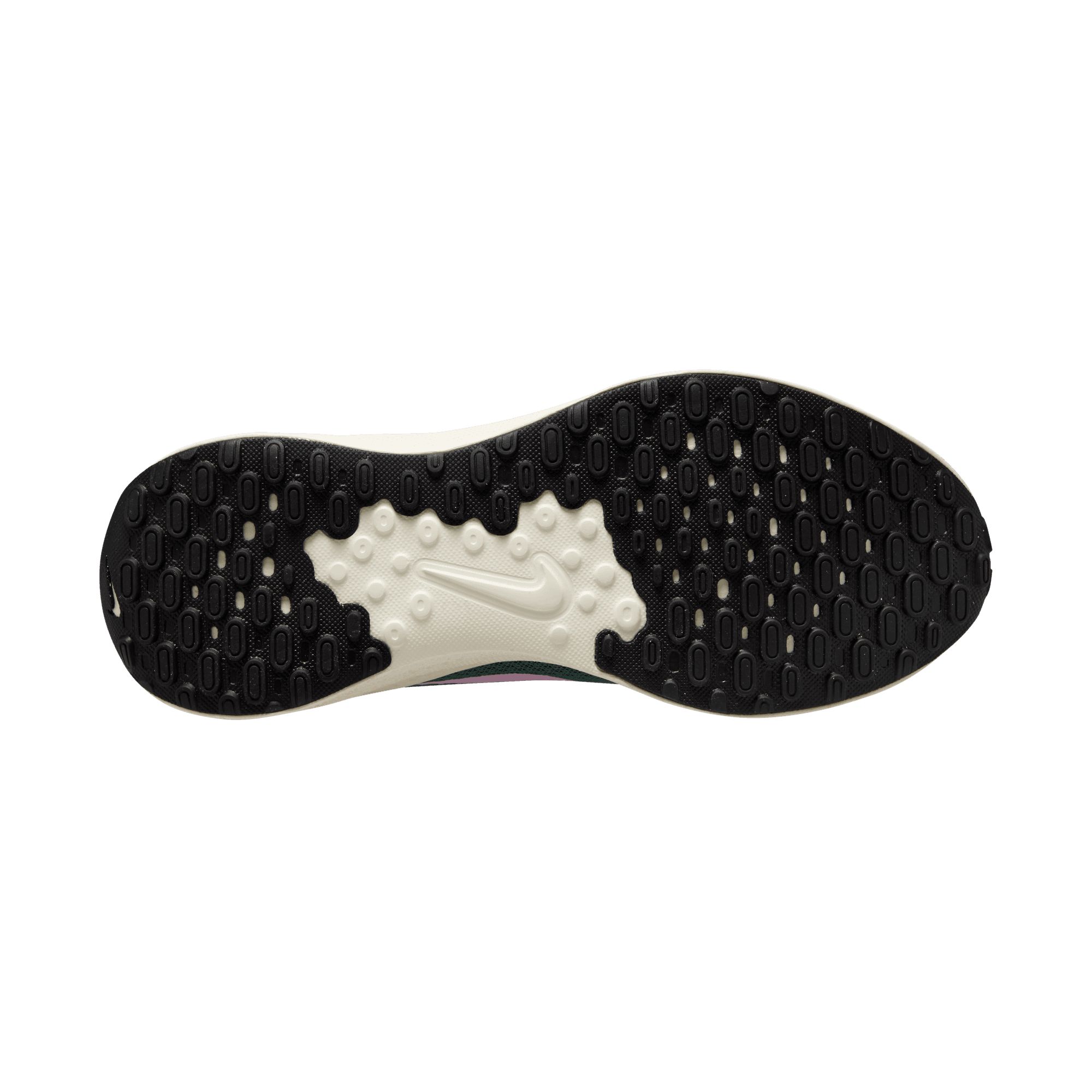 Nike Women's Revolution 7 Running Shoes