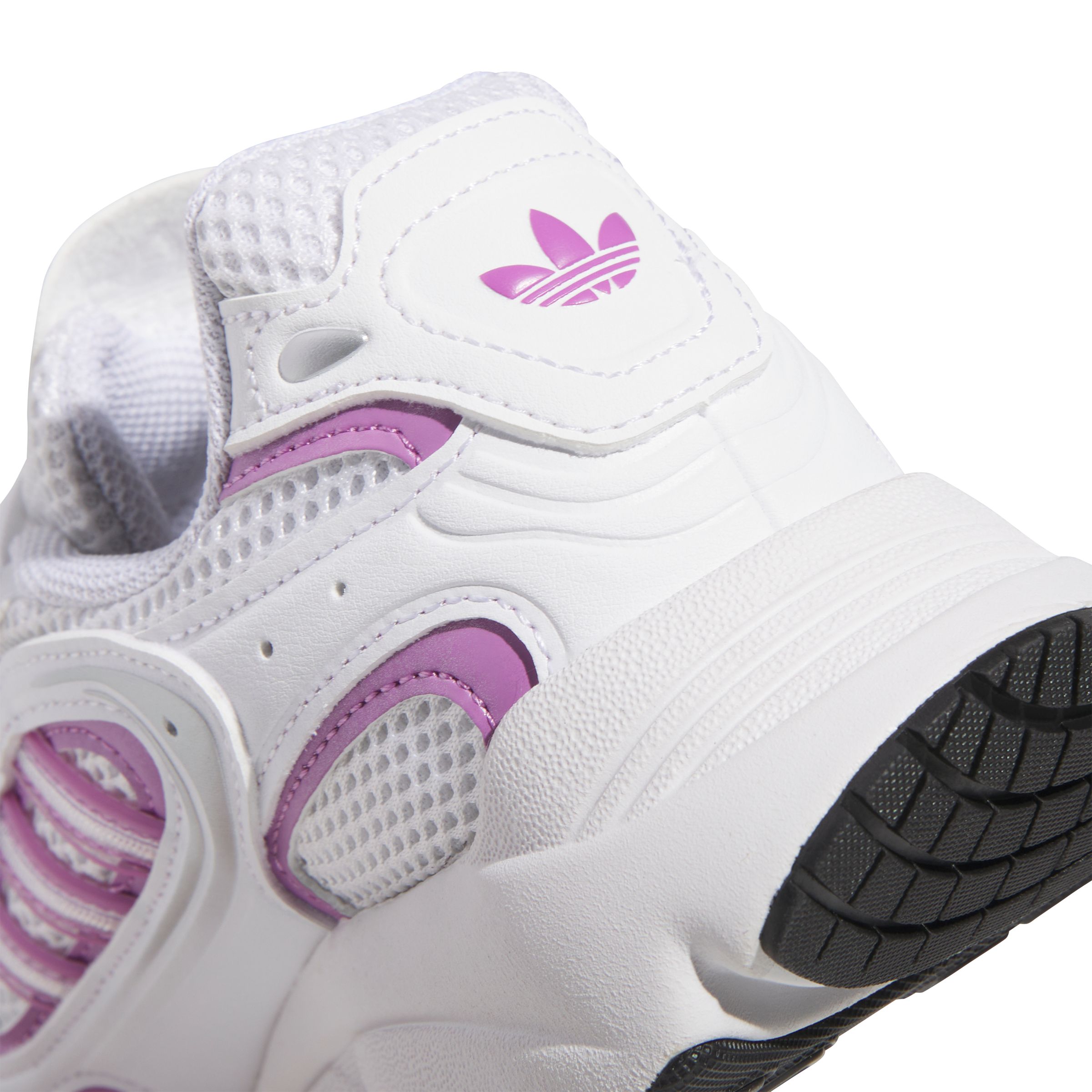 adidas Women's OZMILLEN Casual Shoes, Sneakers