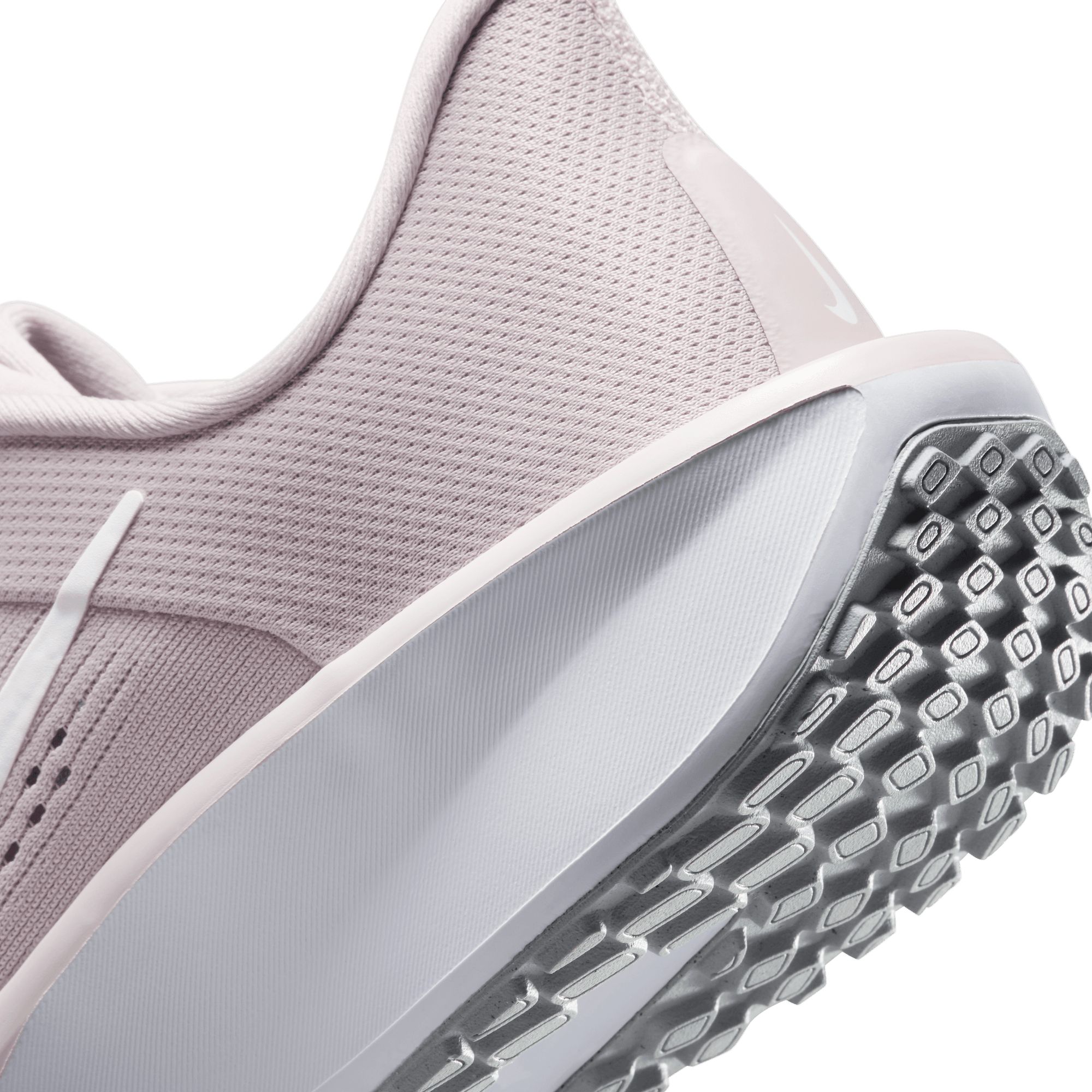 Nike Women's Quest 6 Running Shoes