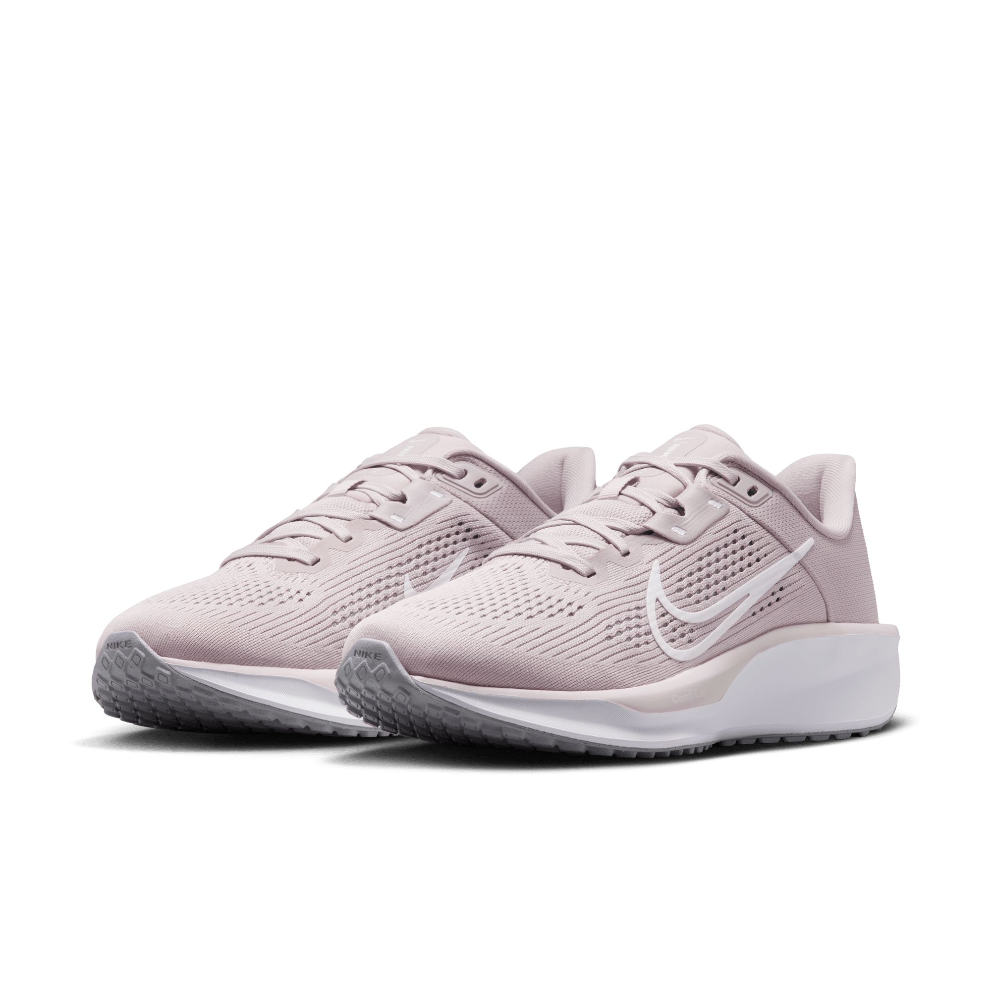 Nike Women's Quest 6 Running Shoes