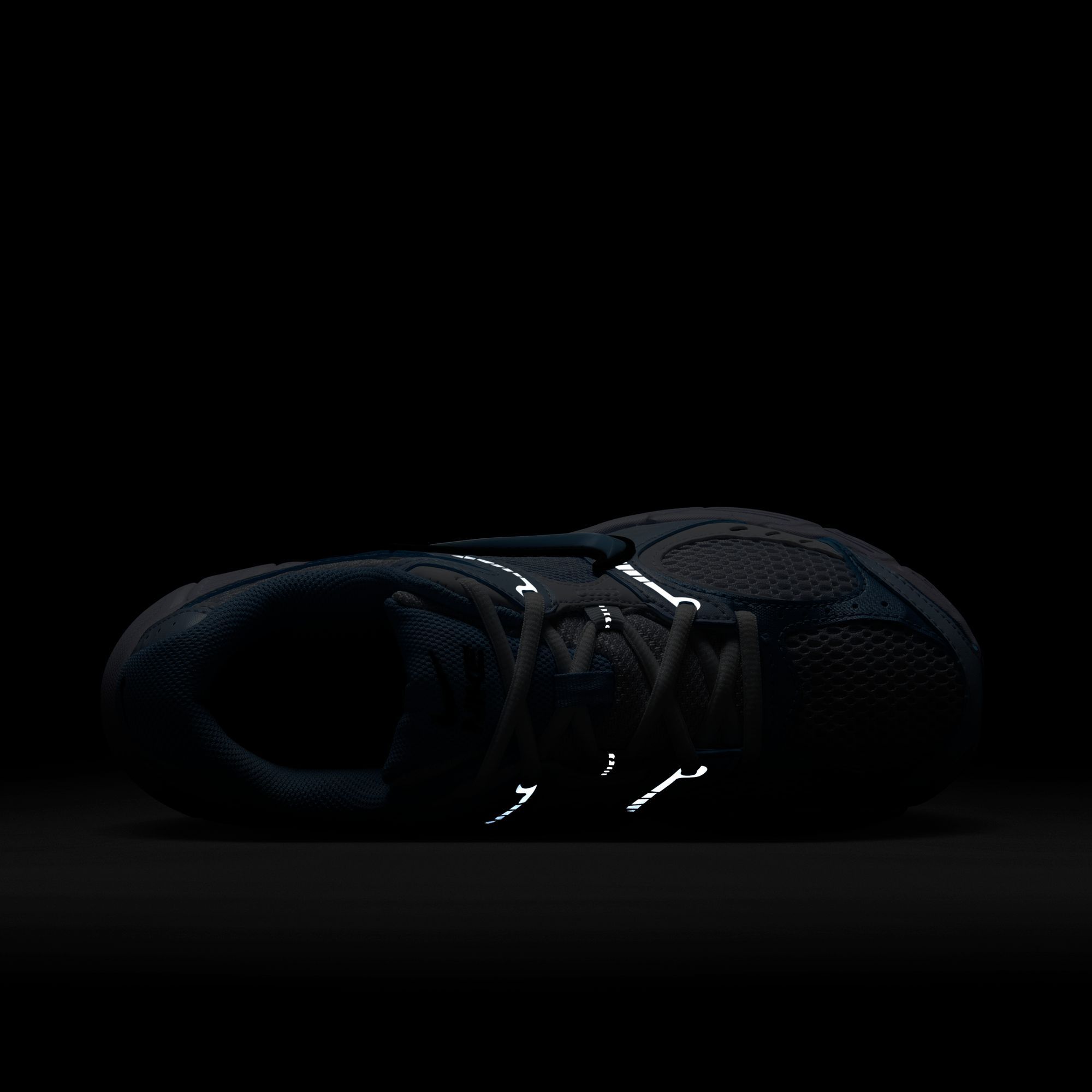 Nike Women's V5 RNR Shoes