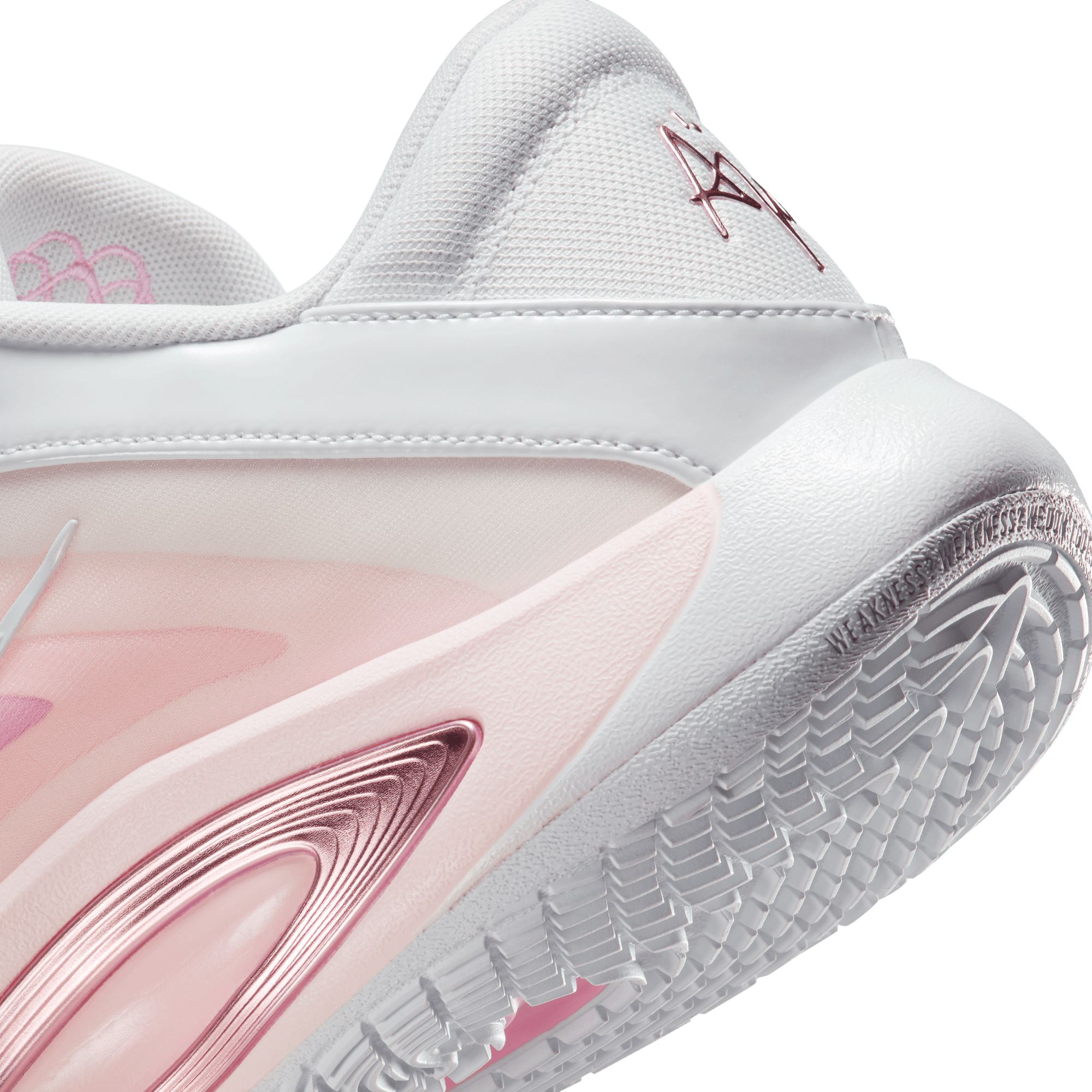 Nike Women's Aja 1 Basketball Shoes