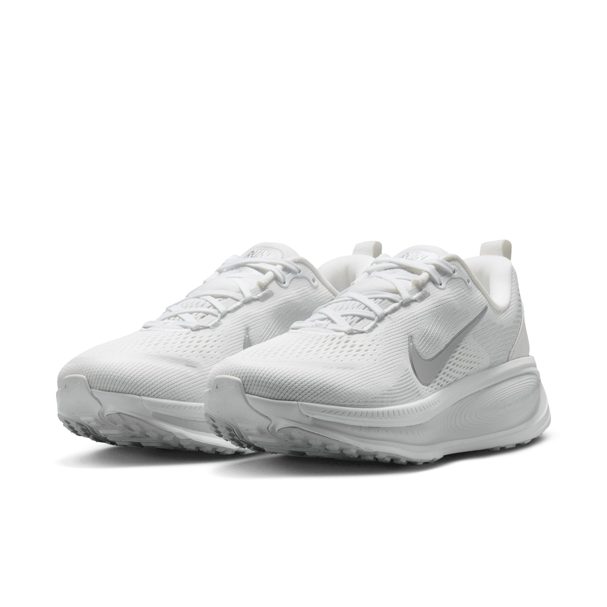 Nike Women's Vomero 18 Running Shoes
