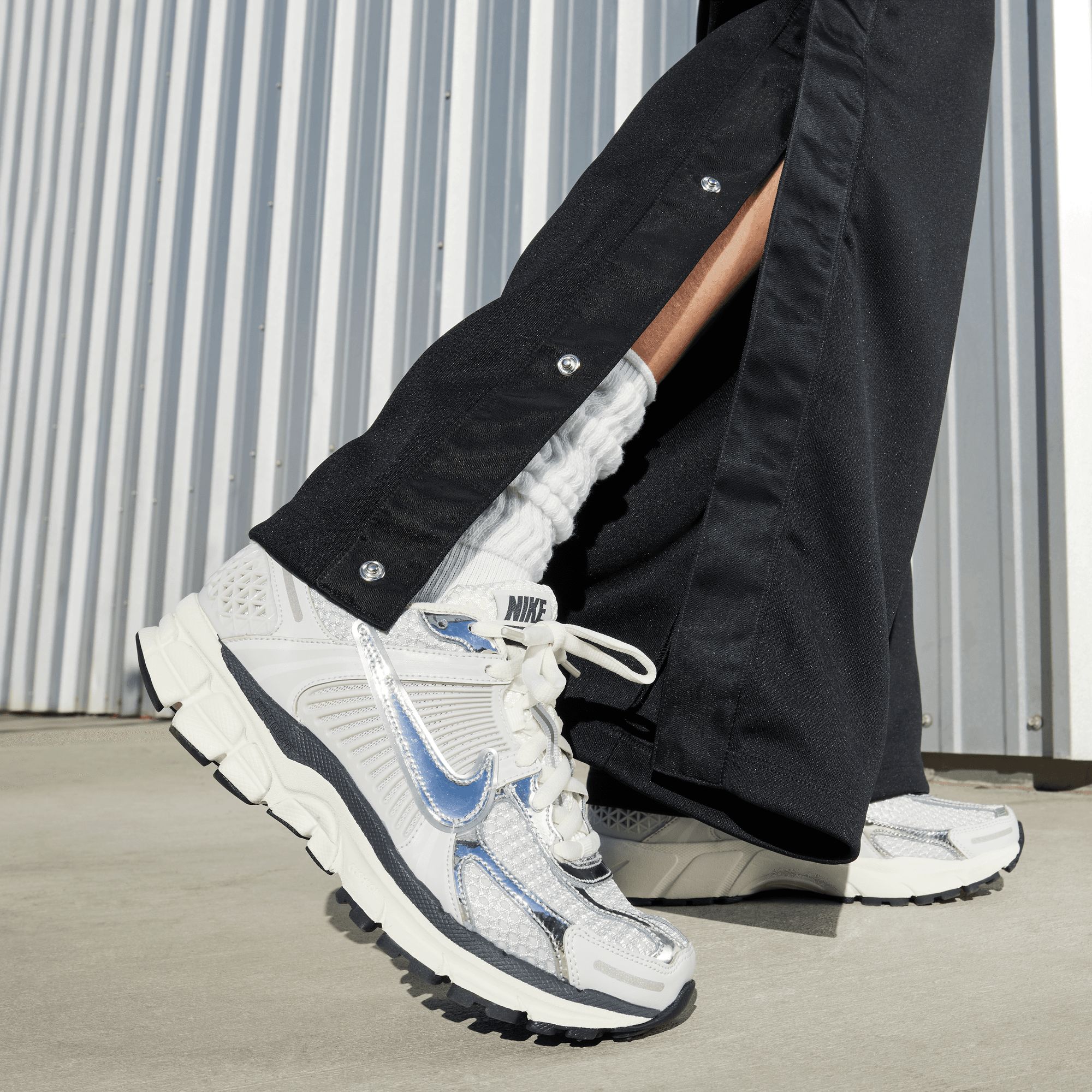 Nike Women's Zoom Vomero 5 Running Shoes