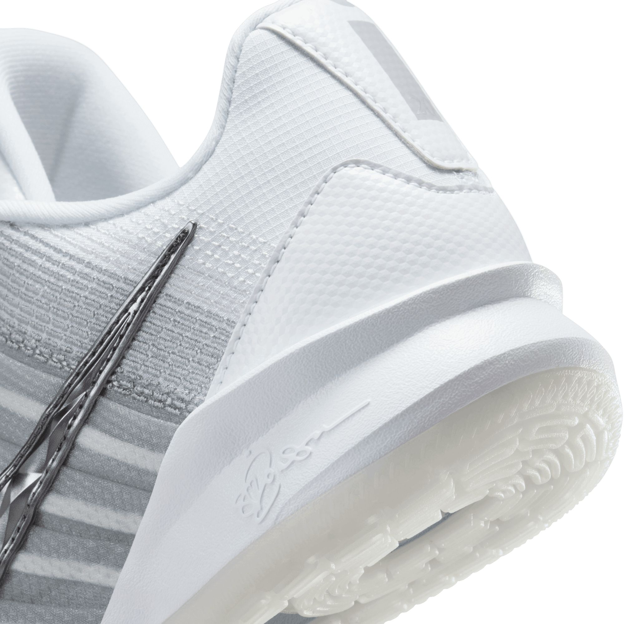 Nike Women's Sabrina 3 Basketball Shoes