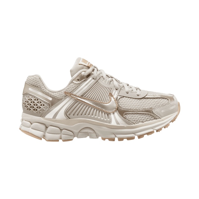 Nike Women's Zoom Vomero 5 Shoes