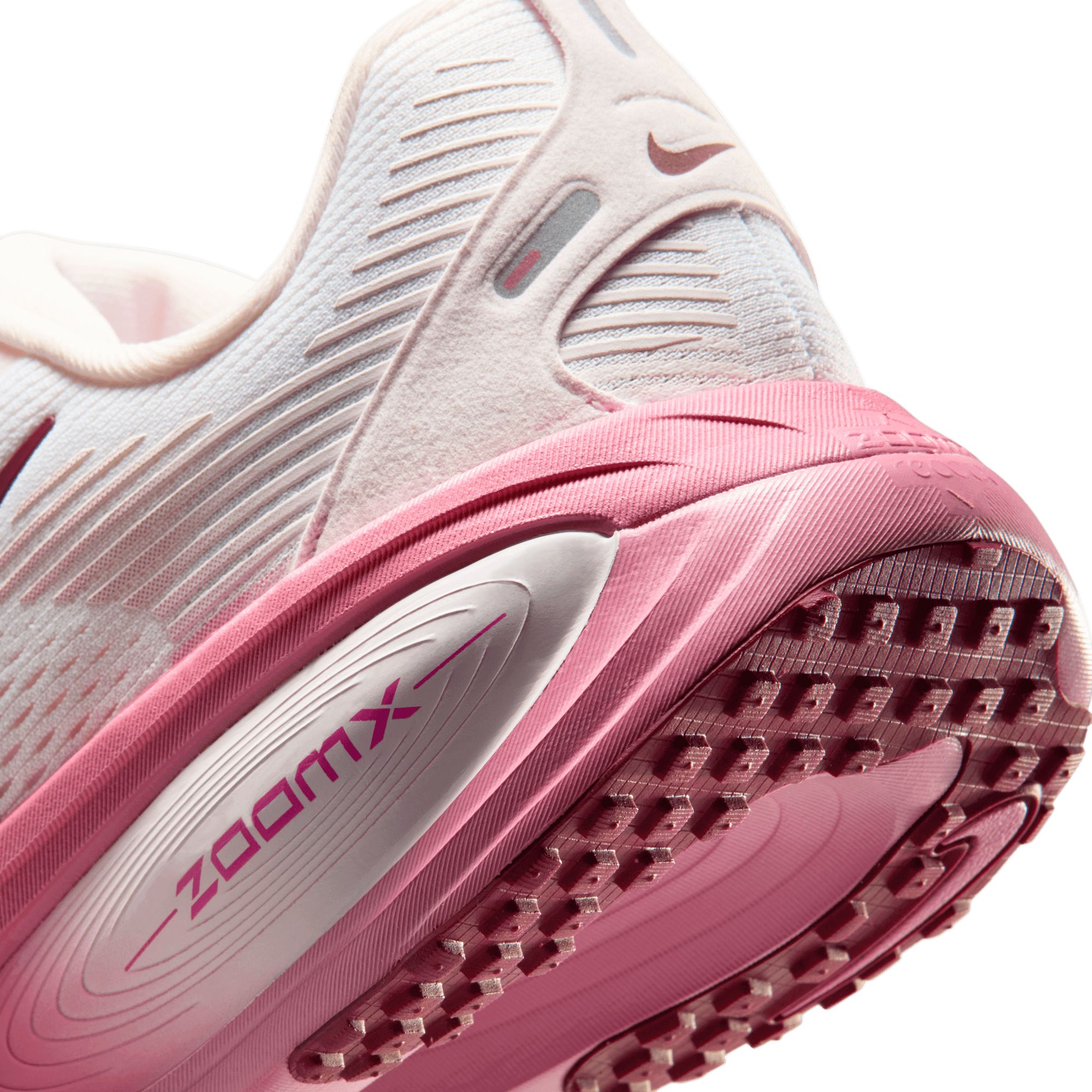Nike Women's Vomero 18 Running Shoes
