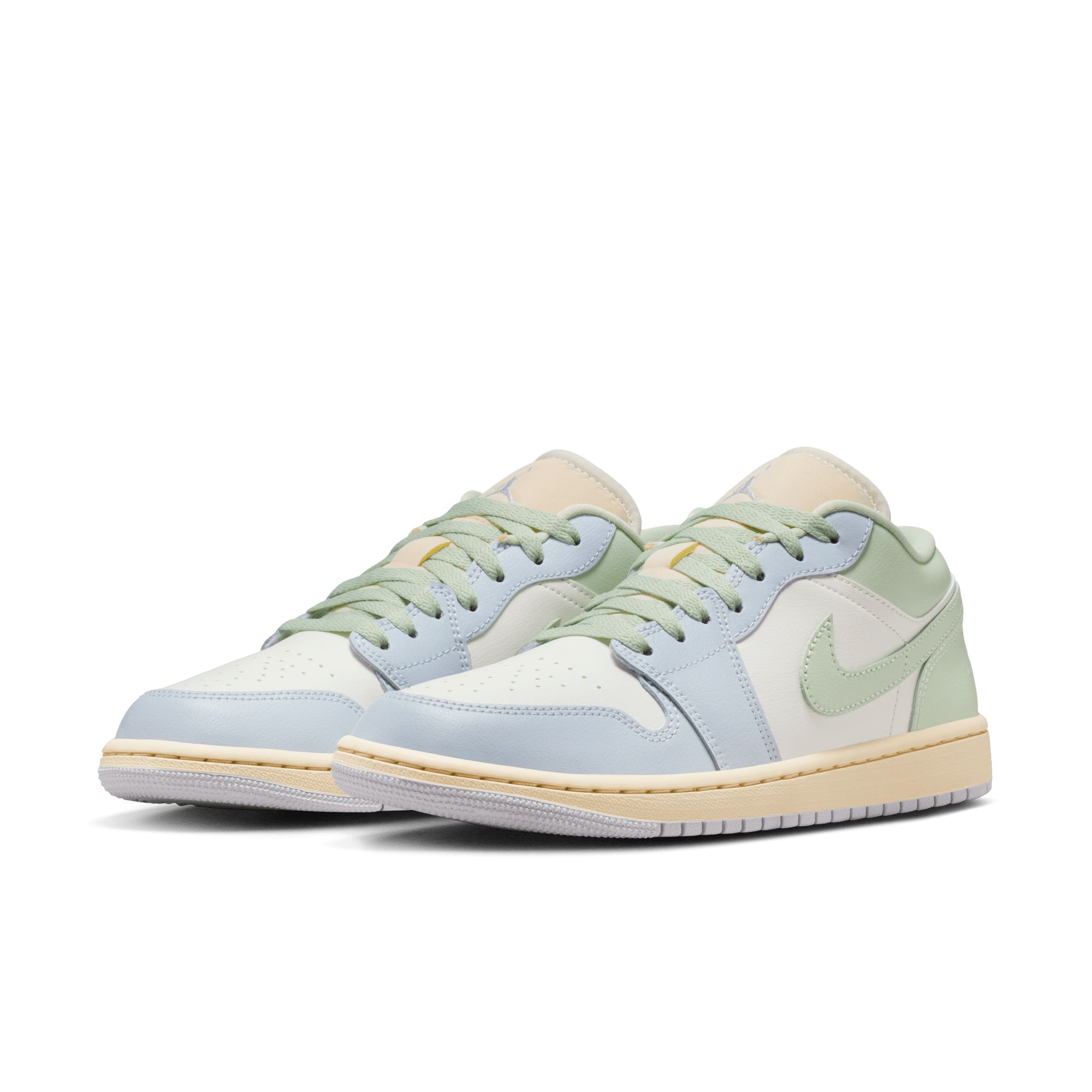 Nike Women's Air Jordan 1 Low Basketball Shoes