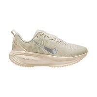 Nike Women's Vomero 18 Running Shoes