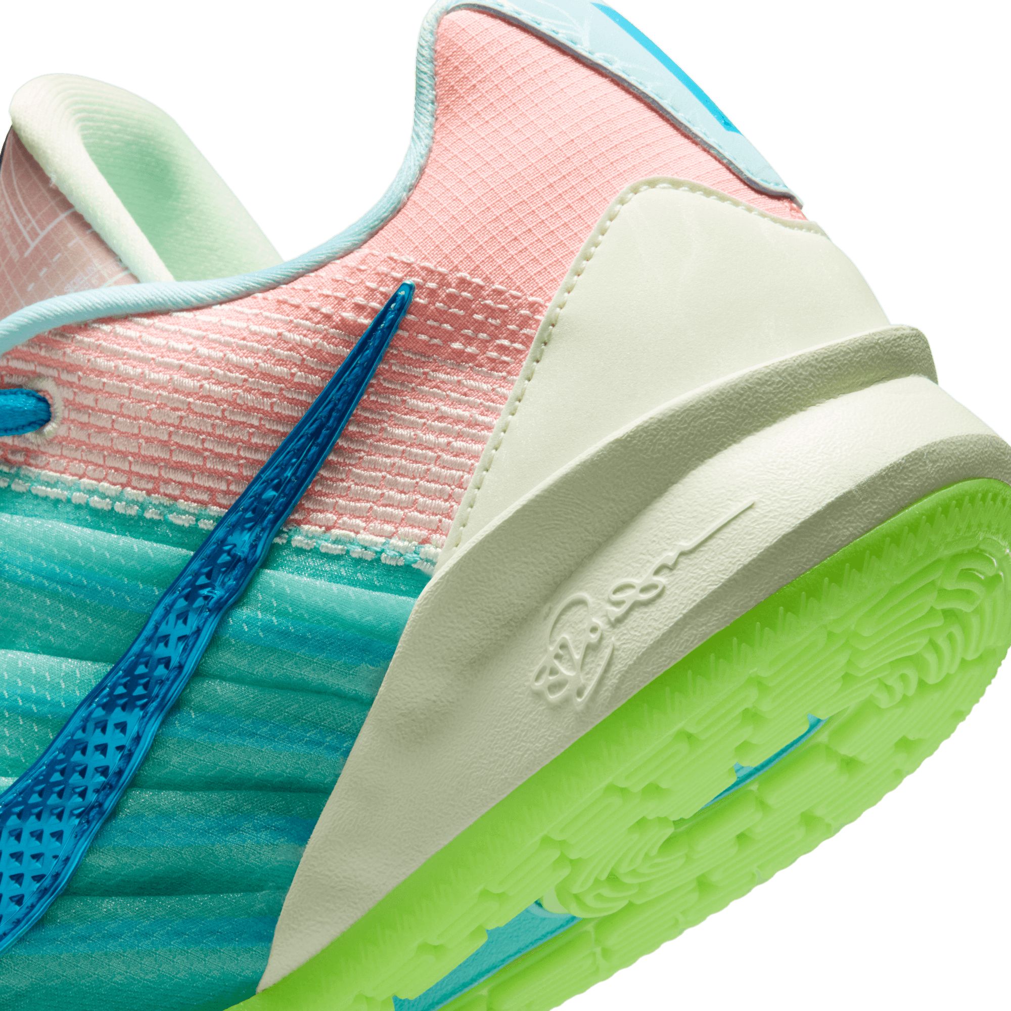 Nike Women's Sabrina 3 Basketball Shoes