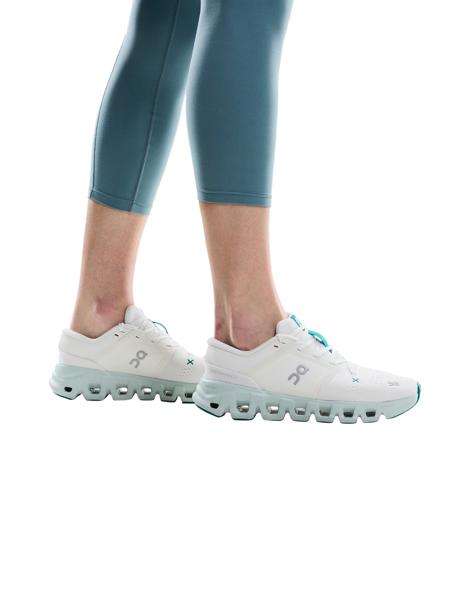 On Women's Cloud X 5 Training Shoes