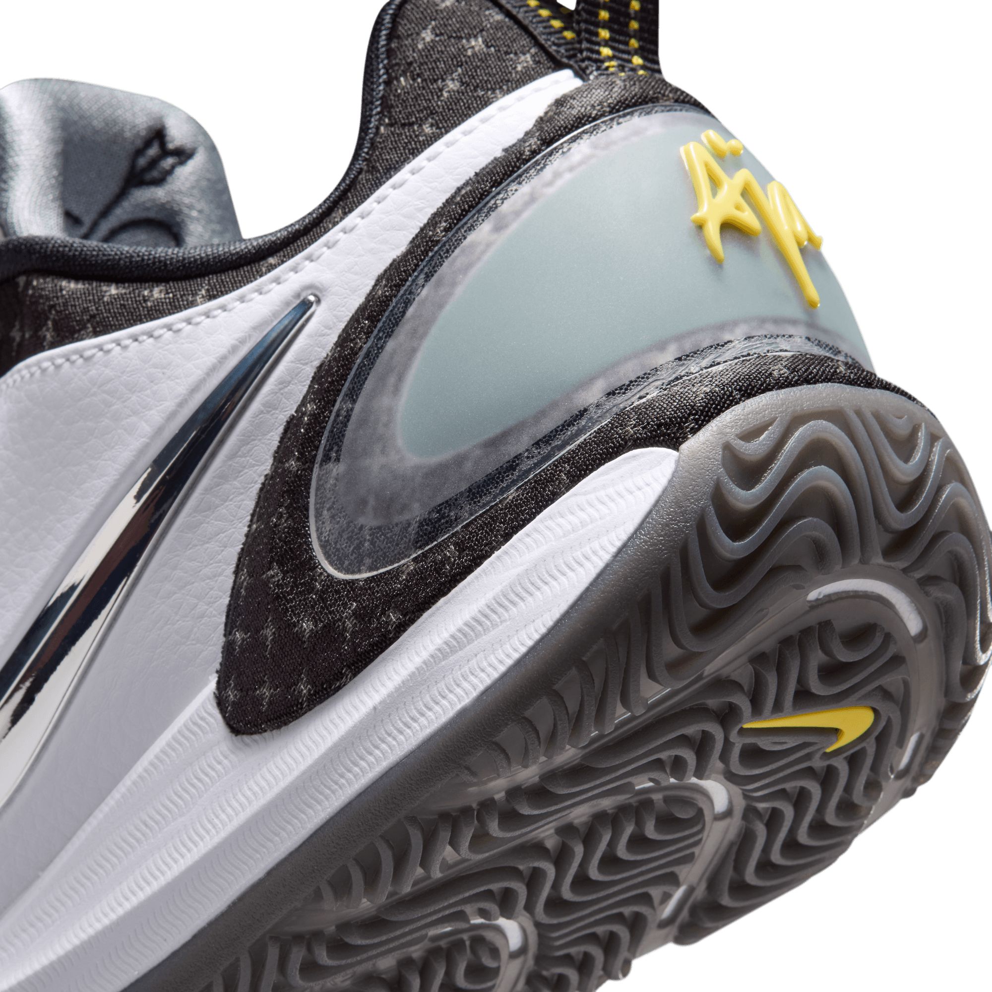 Nike Women's A'One DS Carried By Queens Basketball Shoes