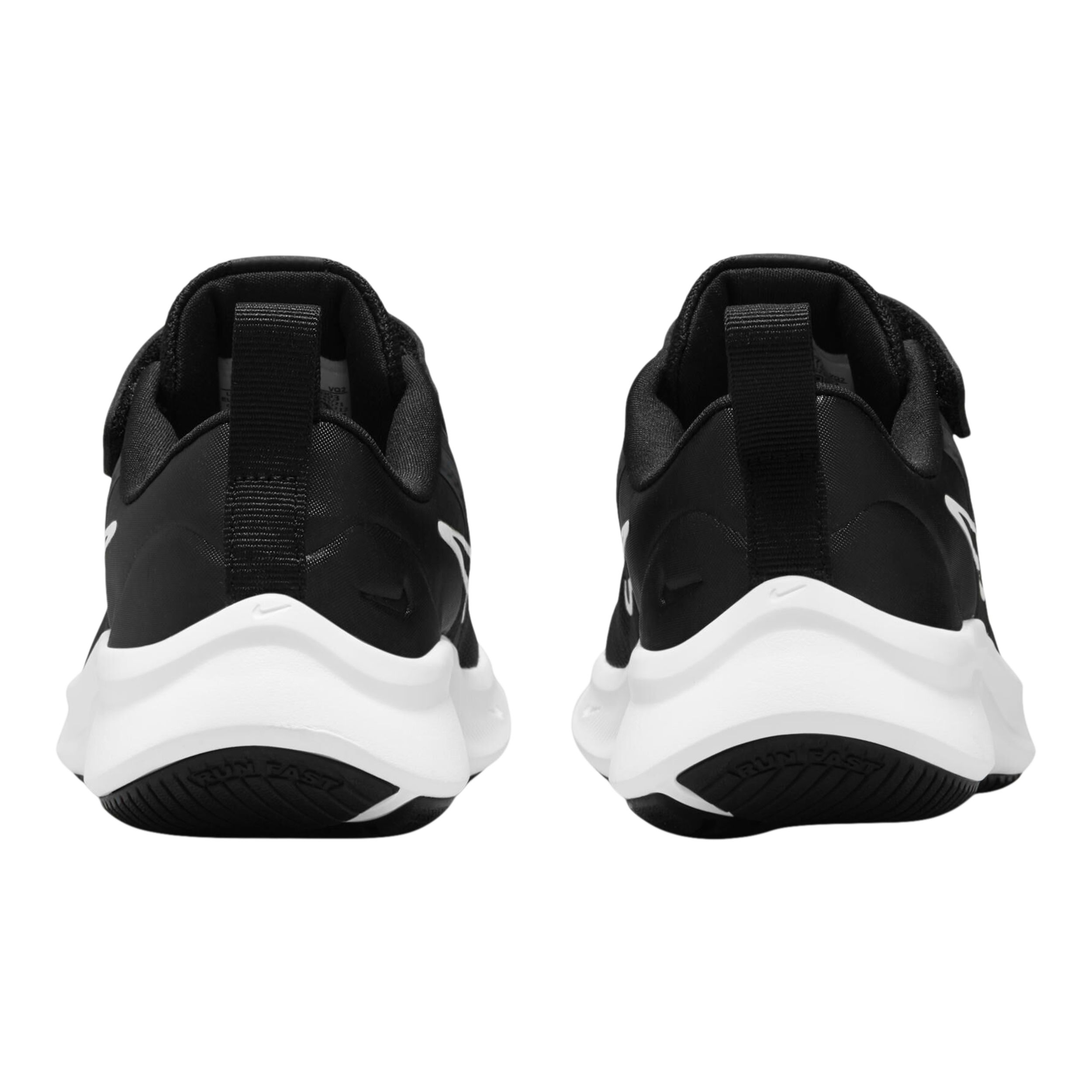 nike slip on sneakers boys