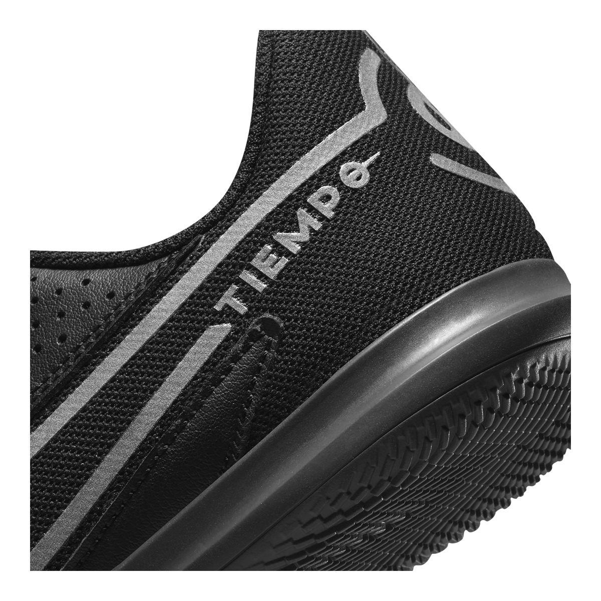 Nike Kids' Tiempo Legend 9 Club Indoor Soccer Shoes, Boys'/Girls'