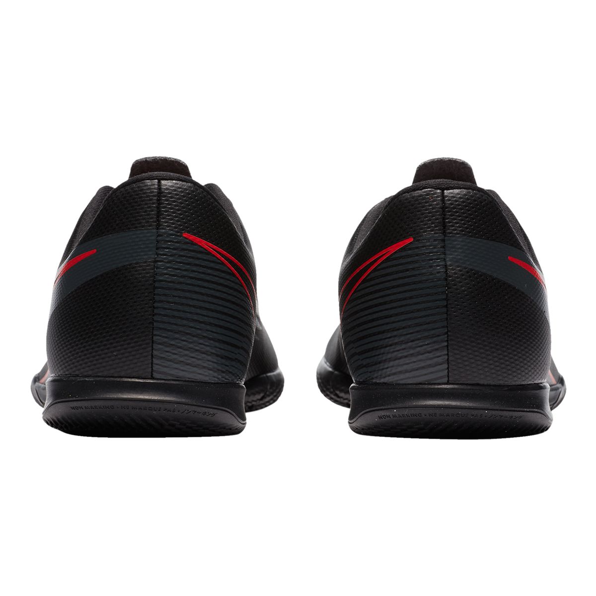 Nike Kids' Mercurial Vapor 13 Club Indoor Soccer Shoes, Boys'