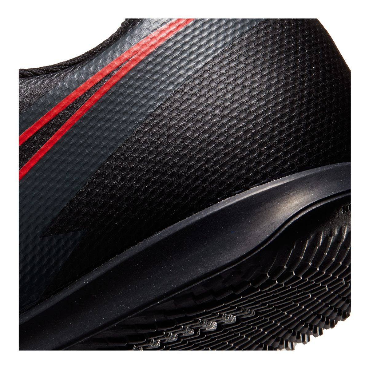 Nike Kids' Mercurial Vapor 13 Club Indoor Soccer Shoes, Boys'