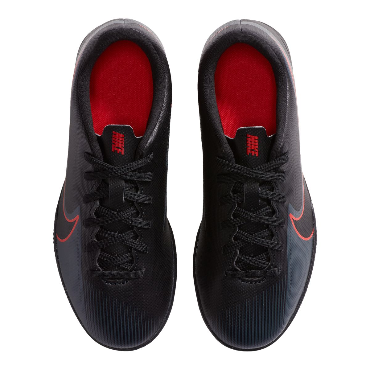 Nike Kids' Mercurial Vapor 13 Club Indoor Soccer Shoes, Boys'