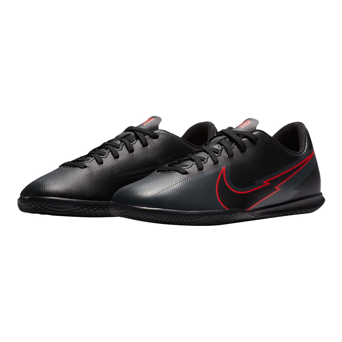 Nike Kids' Mercurial Vapor 13 Club Indoor Soccer Shoes, Boys'