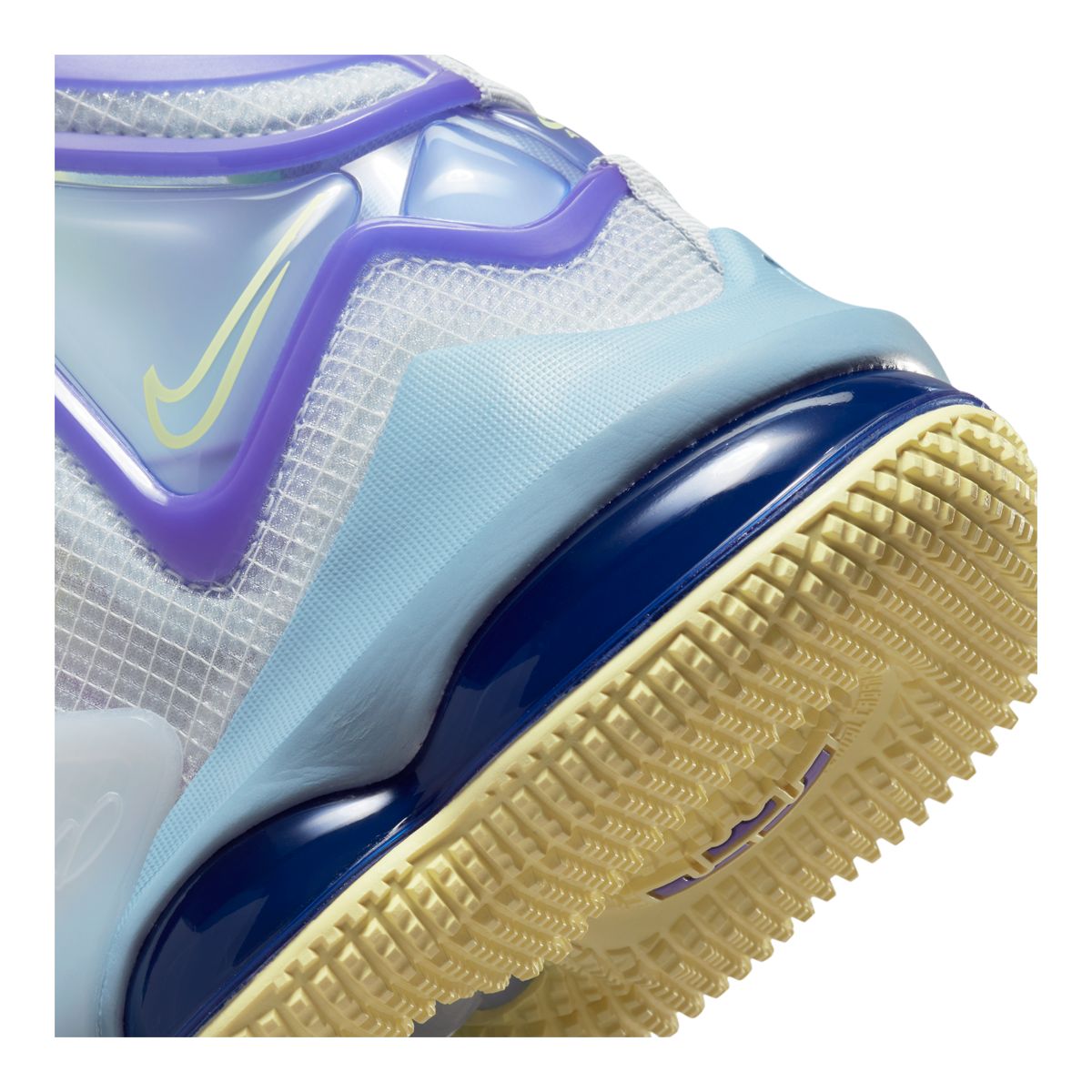 Nike Kids' Grade School LeBron XIX Basketball Shoes