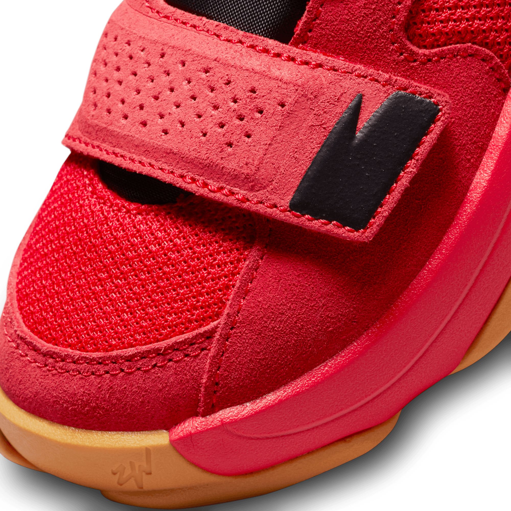 Nike Kids' Jordan Zion 2 Bloodline Basketball Shoes