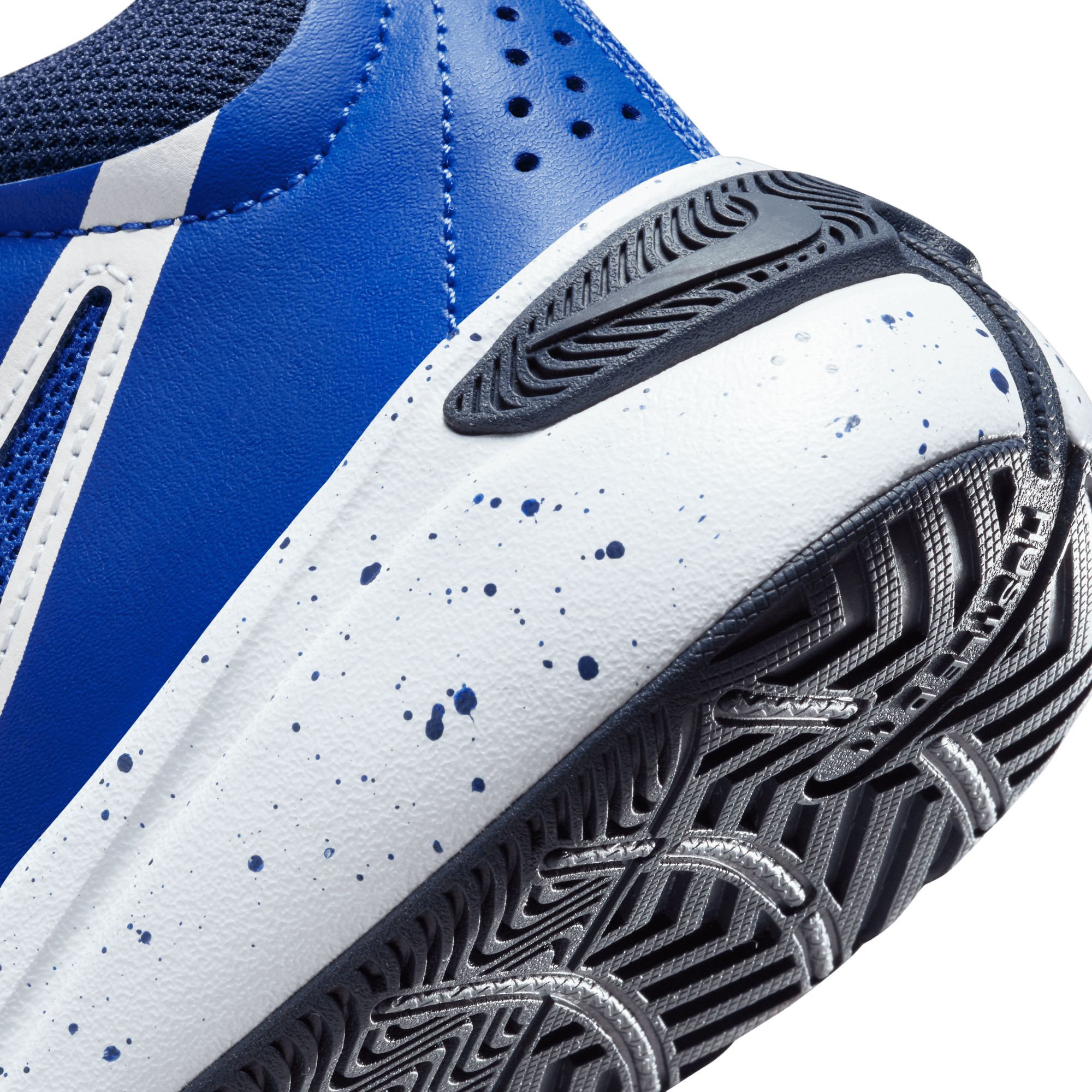 Nike Kids' Grade School Team Hustle D11 Basketball Shoes