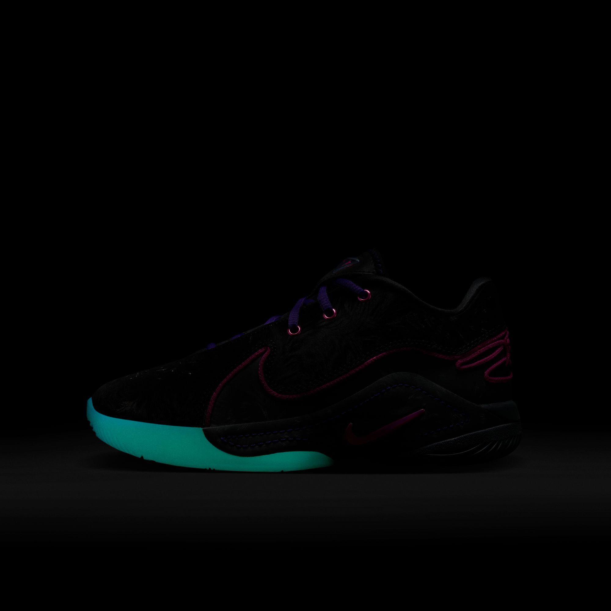 Nike Kids' Lebron XXII Basketball Shoes