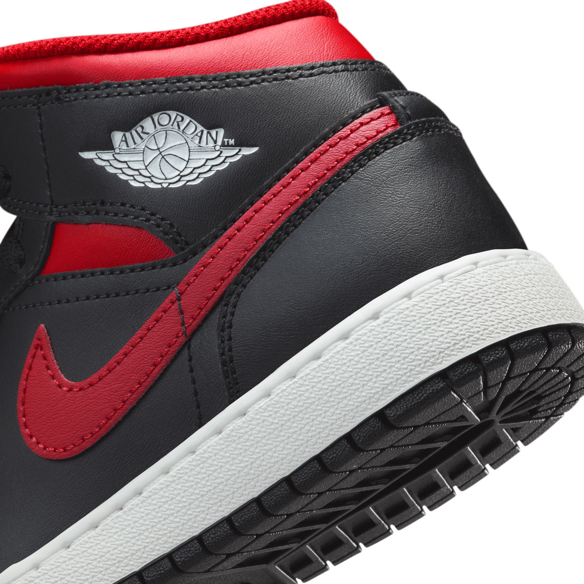 Jordan 1 Kids' Grade School Mid Basketball Shoes