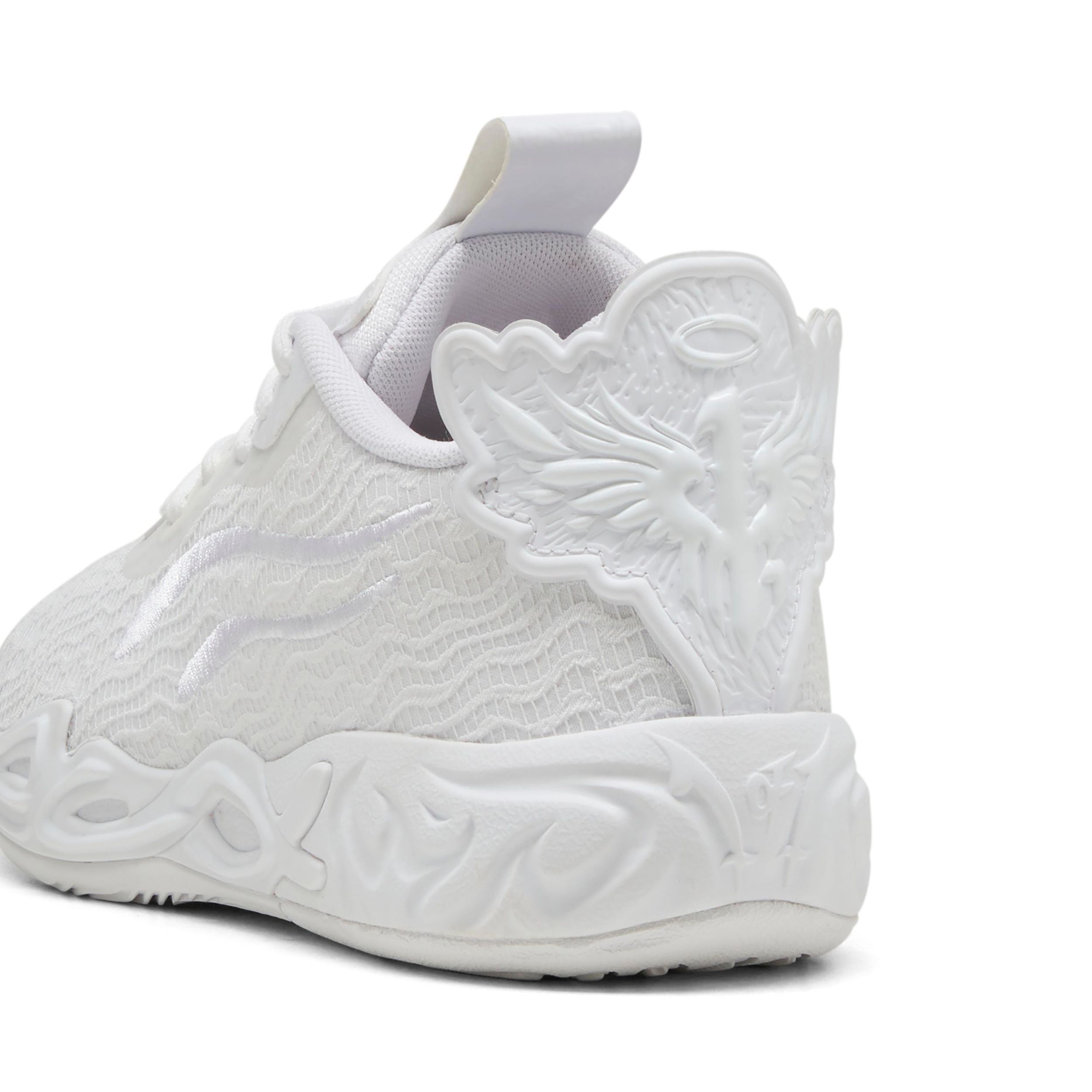 PUMA Kids' Grade School Mb.04 Lo Basketball Shoes