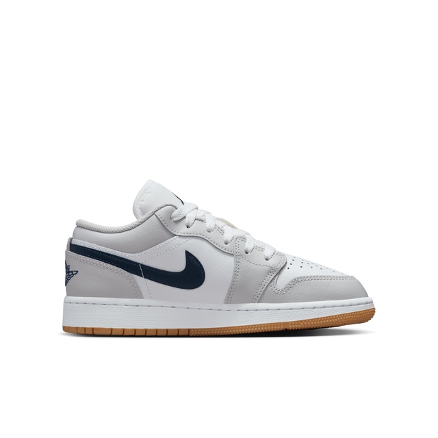 Jordan Kids' Grade School 1 Low Basketball Shoes