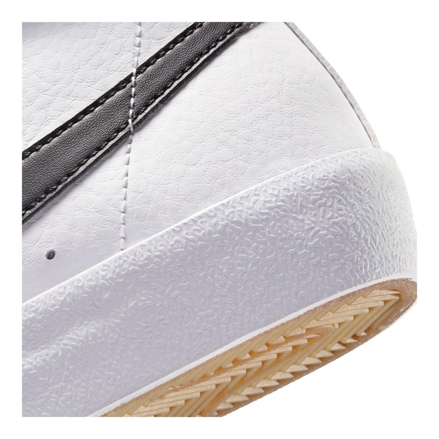 grade school 7 in womens nike