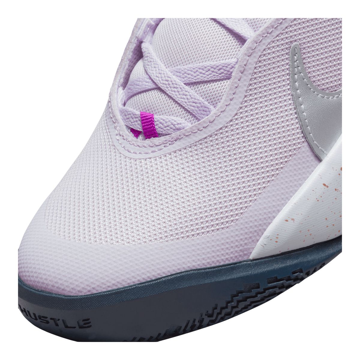 Nike Girls' Grade School Team Hustle 10 SE Wide Running Shoes