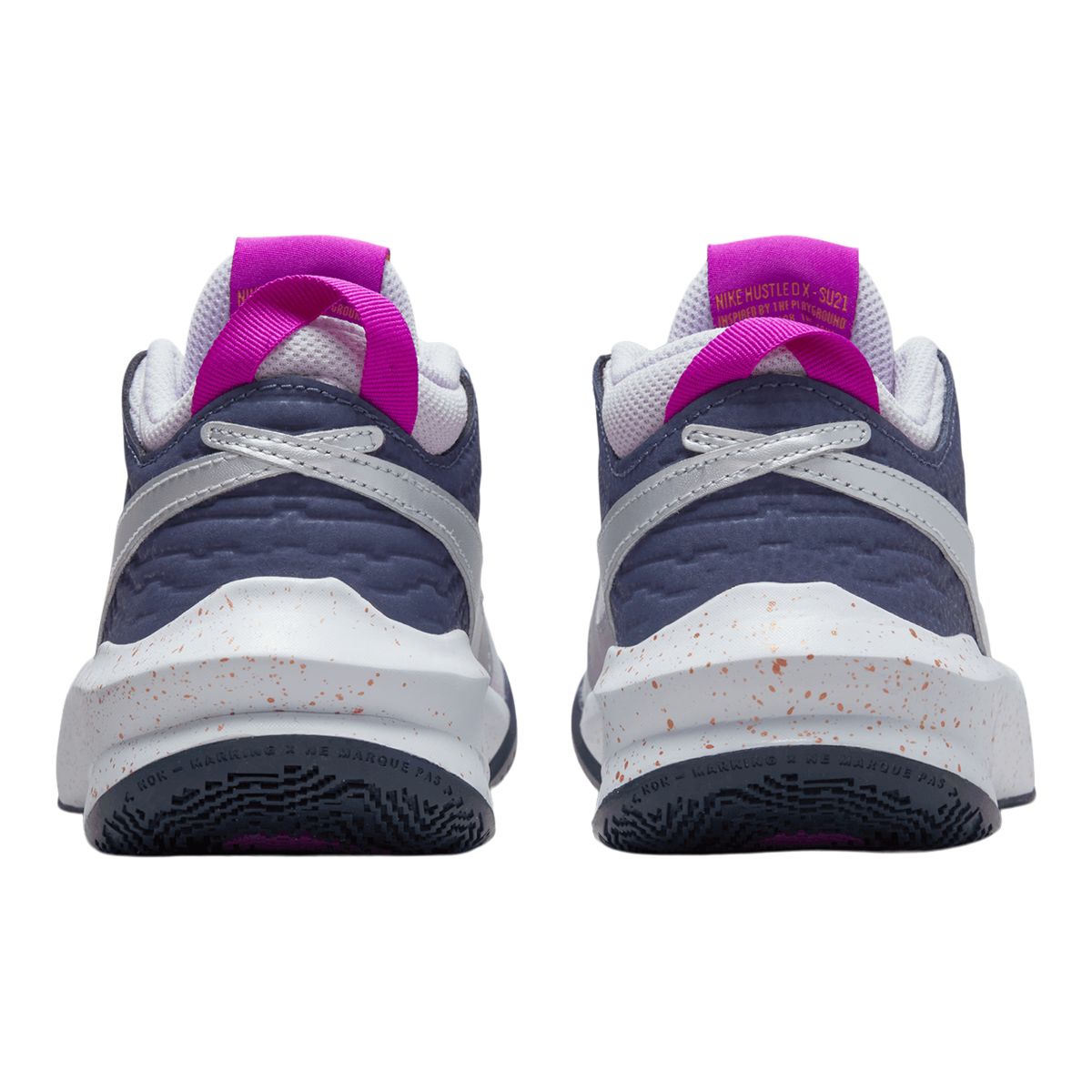 Nike Girls' Grade School Team Hustle 10 SE Wide Running Shoes