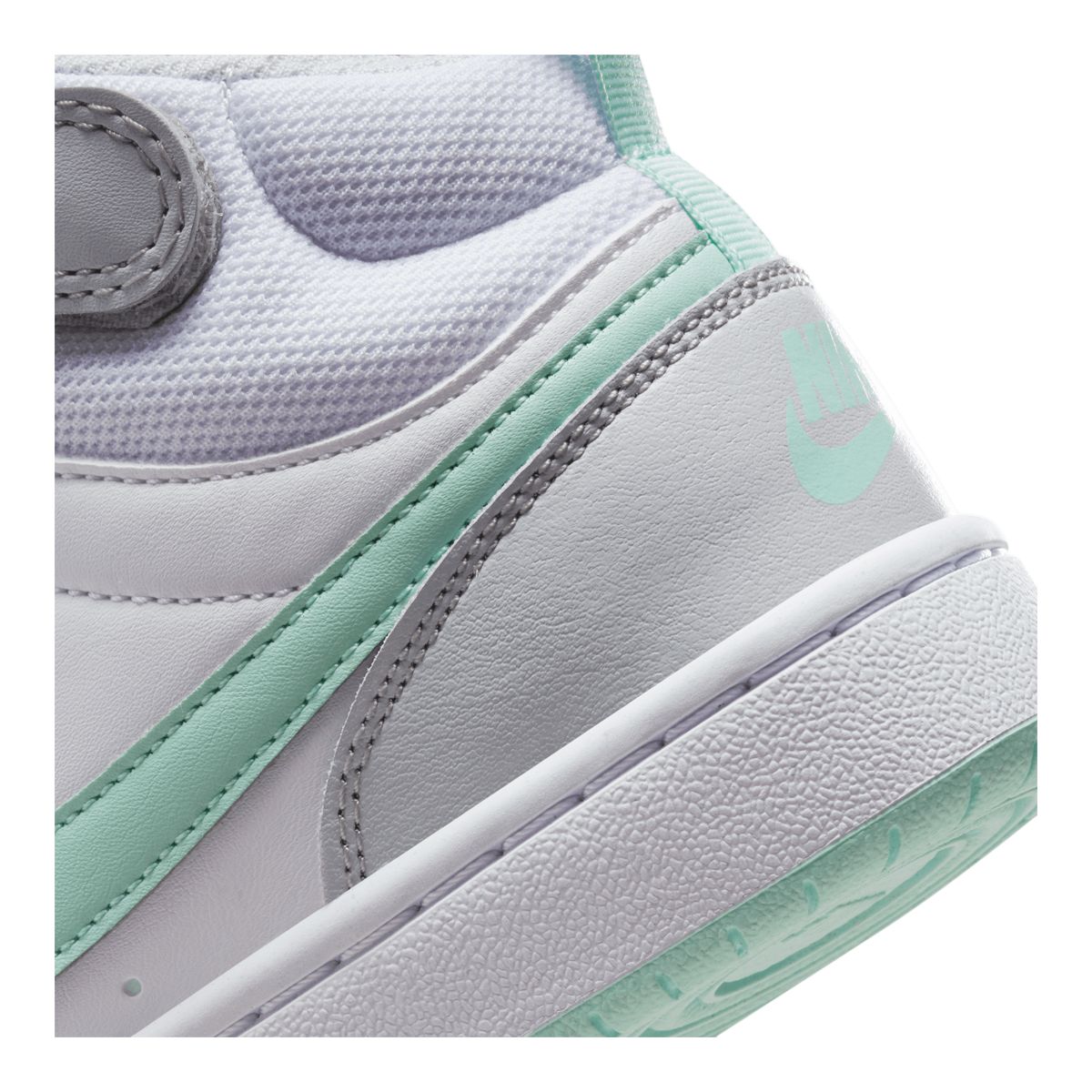 Nike Girls' Grade School Court Borough Mid 2 Shoes